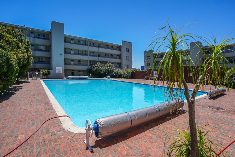 1 Bedroom Property for Sale in Zonnebloem Western Cape